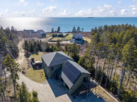 27 Seacrest Cir, Phippsburg, ME 04562