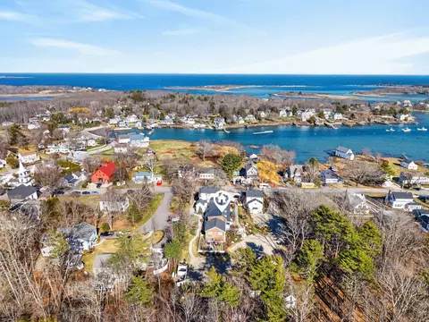 15 Langsford Rd #8, Kennebunkport, ME 04046