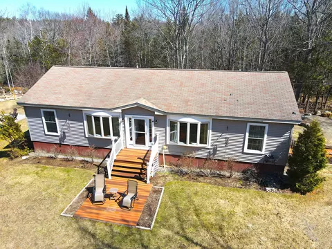 140 Bog Rd, Northport, ME 04849