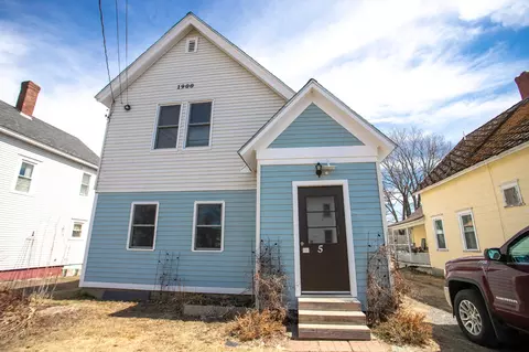 5 Front St, Brownville, ME 04414