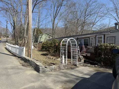 147 Washington St, Camden, ME 04843