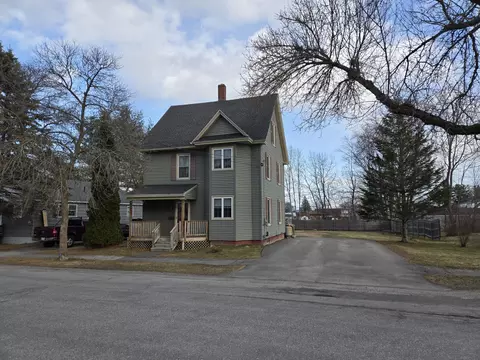 130 7th St, Bangor, ME 04401