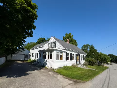 18 Bruce St, Machias, ME 04654