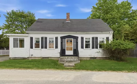 18 Bruce St, Machias, ME 04654