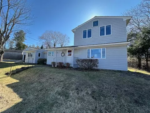 31 Ocean St, Belfast, ME 04915