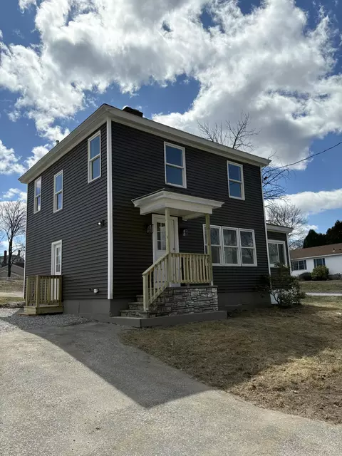 42 Jefferson St, Auburn, ME 04210