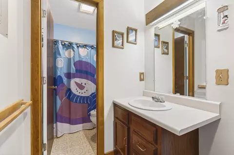Bath - 8 Cascades Dr #B-06, Newry, ME 04261 photo 1 of 2
