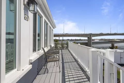 30 Bridge St, Kittery, ME 03904