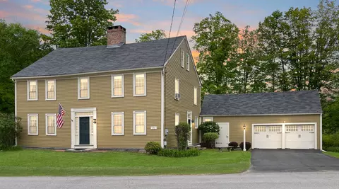 1 Mast Rd, Lee, NH 03861