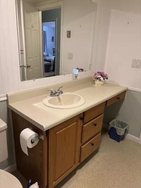 Bath - 65 Smith St #8, Augusta, ME 04330 photo 2 of 5