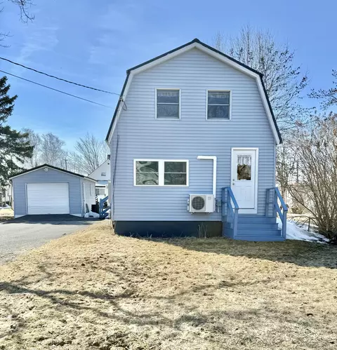 31 Delmont St, Presque Isle, ME 04769