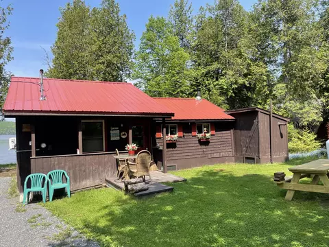 875 S Shore Rd, Stockholm, ME 04783