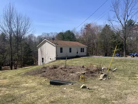8 Orchard Ln, Limington, ME 04049
