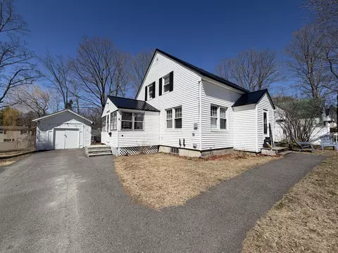36 Cedar St, East Millinocket, ME 04430