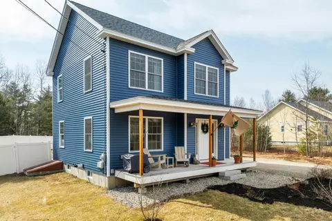 82 Tree Farm Rd, Brunswick, ME 04011