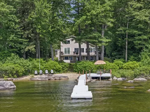 7 Papoose Island Rd, Raymond, ME 04071