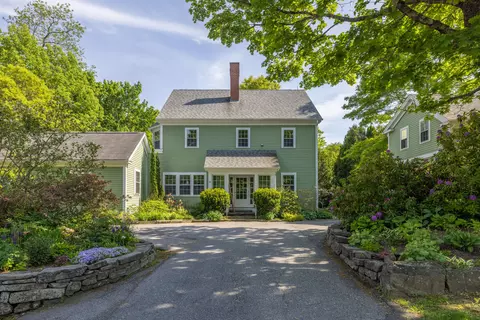 12 School St, Rockport, ME 04856