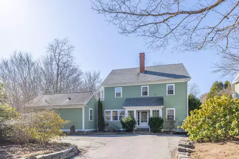 12 School St, Rockport, ME 04856