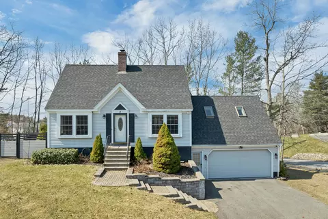 2 Deer Run Dr, Biddeford, ME 04005