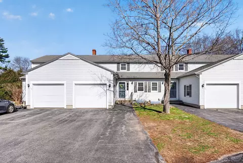 111 Bradley St #14, Saco, ME 04072