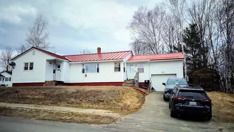 77 Connecticut Ave, Millinocket, ME 04462