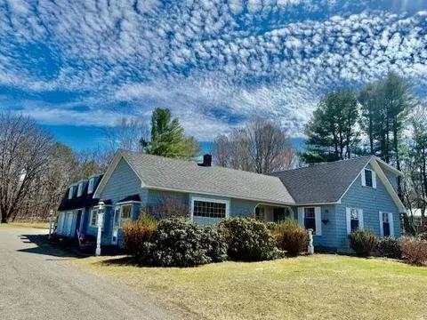 14 Lakeshore Dr, Belgrade, ME 04917