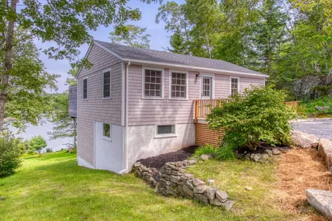 672 Ocean Point Rd, Boothbay, ME 04544