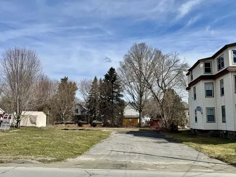 25 Oak St, Waterville, ME 04901