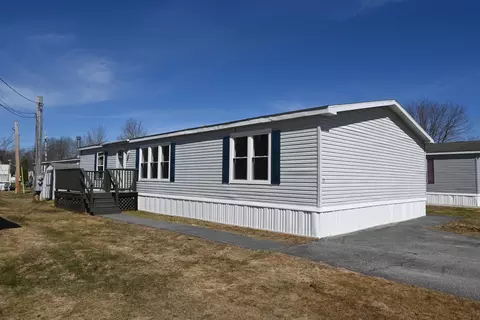 13 Young Ave, Brunswick, ME 04011