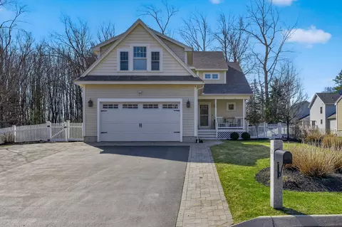 28 Elmwood Ave, Scarborough, ME 04074