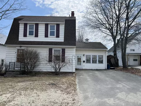 36 Main St, Oakland, ME 04963