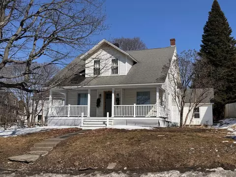 27 Dudley St, Presque Isle, ME 04769