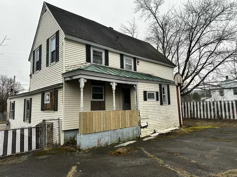 18 Porter Bridge Rd, Mexico, ME 04257