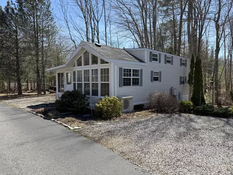 54 Bypass Rd #107, Wells, ME 04090
