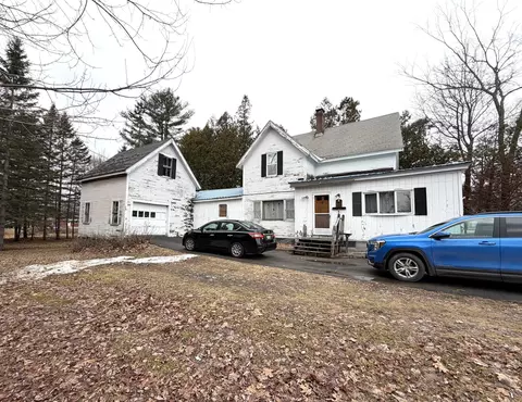 47 Elm St, Milo, ME 04463