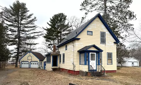 45 Elm St, Milo, ME 04463
