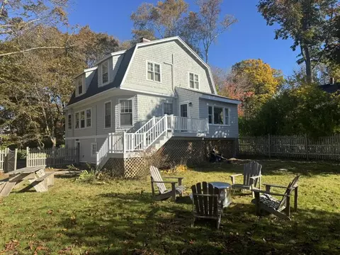 31 Elizabeth St, Portland, ME 04108