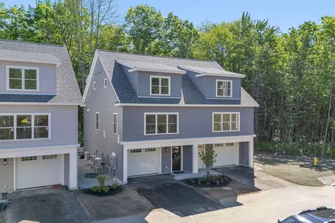 13 Creekside Ct #7, Kennebunk, ME 04043