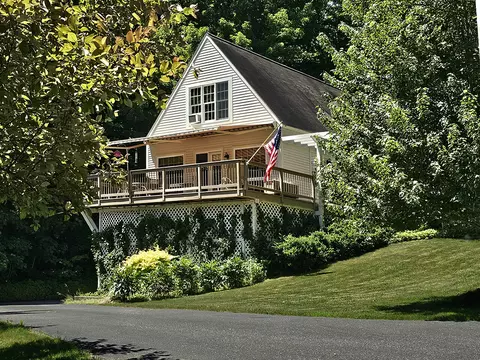 5 Waterview Ln, Newcastle, ME 04553