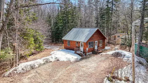 33 Hobbs Rd, Kingfield, ME 04947