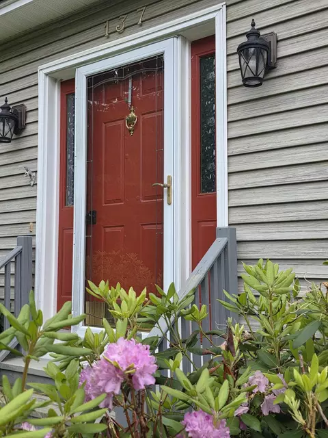 137 Barlen St, Farmington, ME 04938