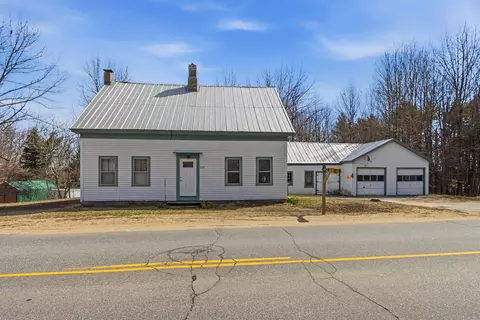 982 King St, Oxford, ME 04270