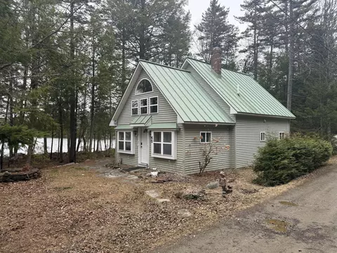 40 Moosepath Ln, Searsport, ME 04974