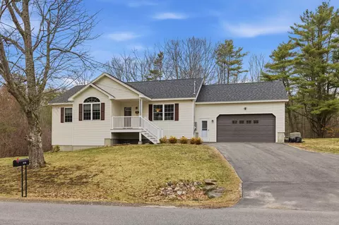 215 Loop Rd, Wells, ME 04090