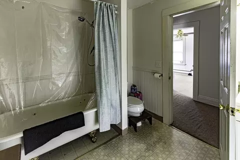 Bath - 333 Penobscot Ave, Millinocket, ME 04462 photo 2 of 5