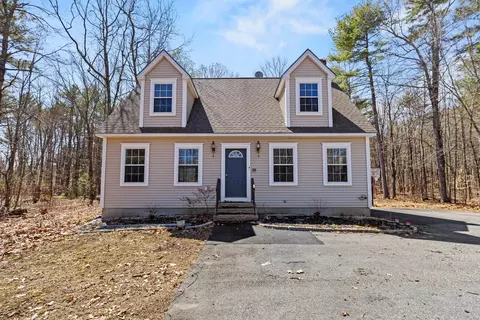 516 Falmouth Rd, Windham, ME 04062