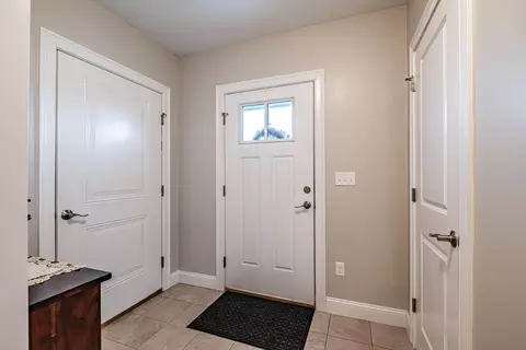 Entry Way - 4 C St, Bridgton, ME 04009 photo 2 of 11