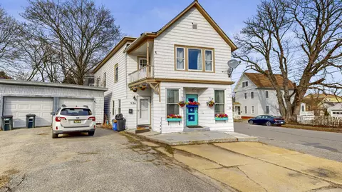 26 Holland St, Lewiston, ME 04240