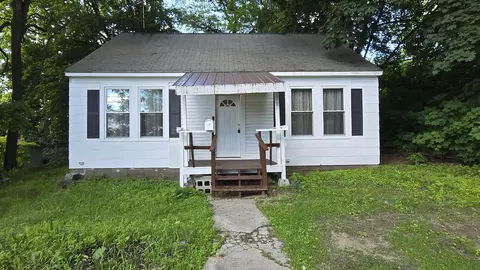 8 Millett St, Livermore Falls, ME 04254
