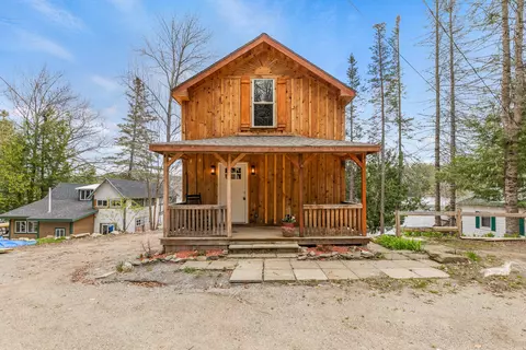 9 Jordan Way, Hartford, ME 04220